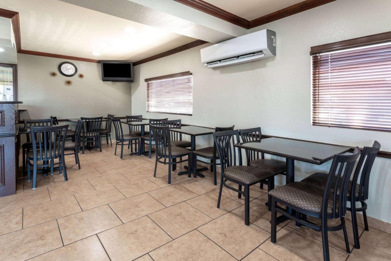 Super 8 By Wyndham Amarillo Central Tx Exterior foto